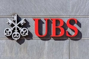 UBS logo på væg